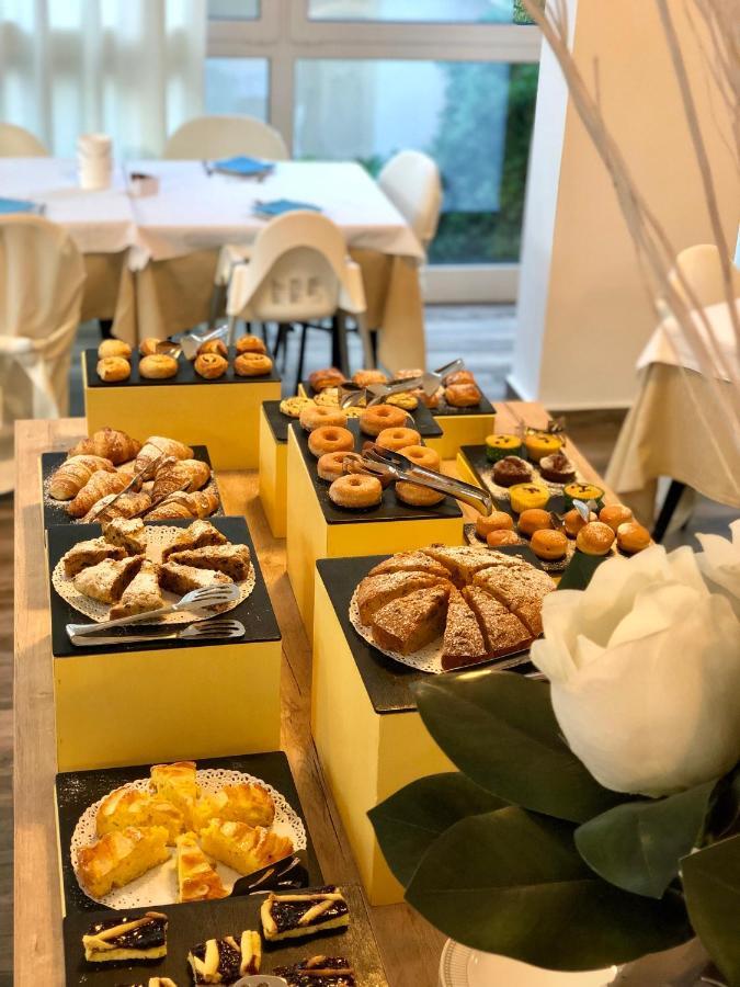 Hotel Carmen Riccione Zewnętrze zdjęcie